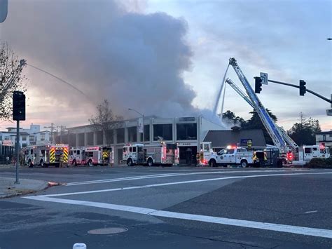 3-alarm Los Altos fire destroys commercial building